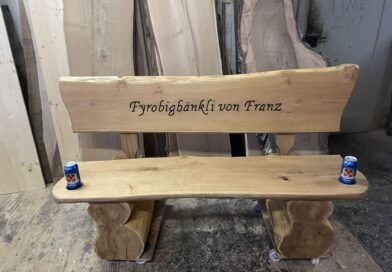 Wood in Log Bank für Geniesser mit Bierhalter